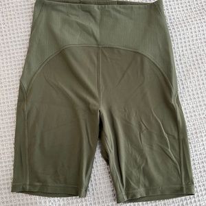 Align ultra high rise short